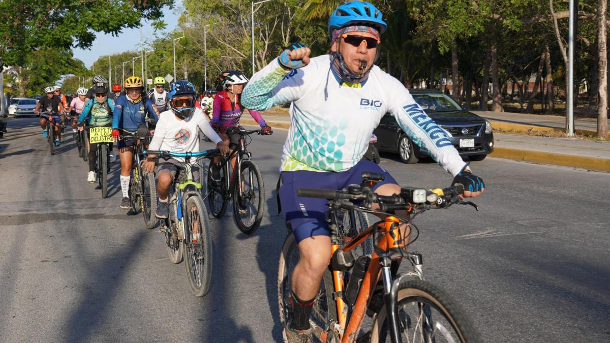 Ciclistas están en riesgo por contaminantes, advierte UNAM; ¿cómo cuidarse al andar en bici?