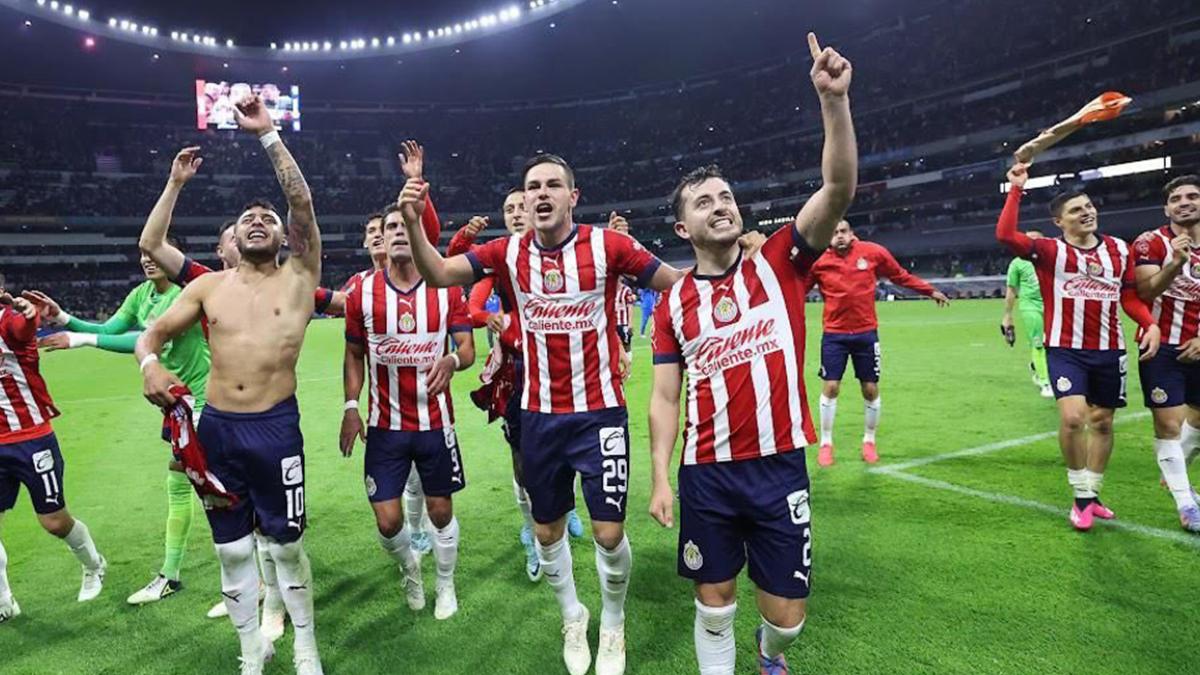 Chivas hace oficial sus dos primeros refuerzos y comienza a ilusionar a su afición