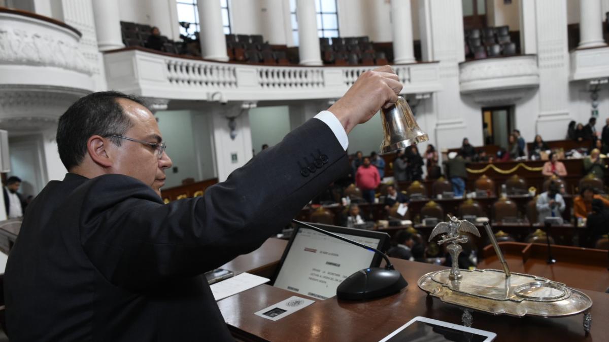 Diputados ven vía libre a aval de licencia definitiva de Sheinbaum