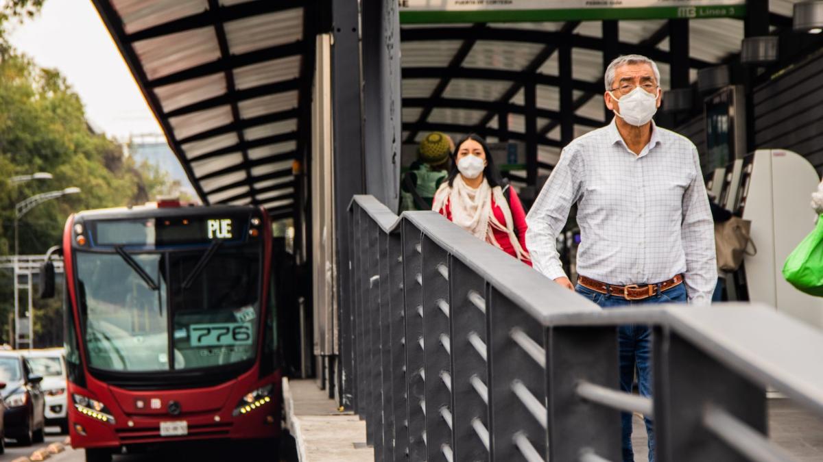 Metrobús CDMX suspende servicio en algunas estaciones por presencia de manifestantes