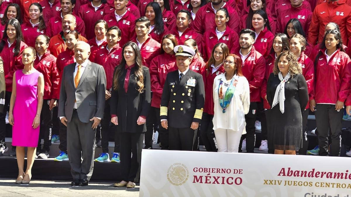 AMLO promete jugosos premios para medallistas