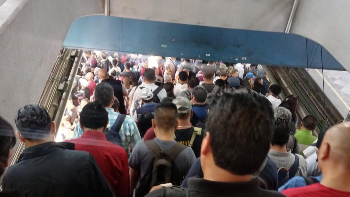 Metro CDMX. ¿Qué pasa en las Líneas 8 y 9 este martes 20 de junio? ‘Colapsan’ andenes por retrasos