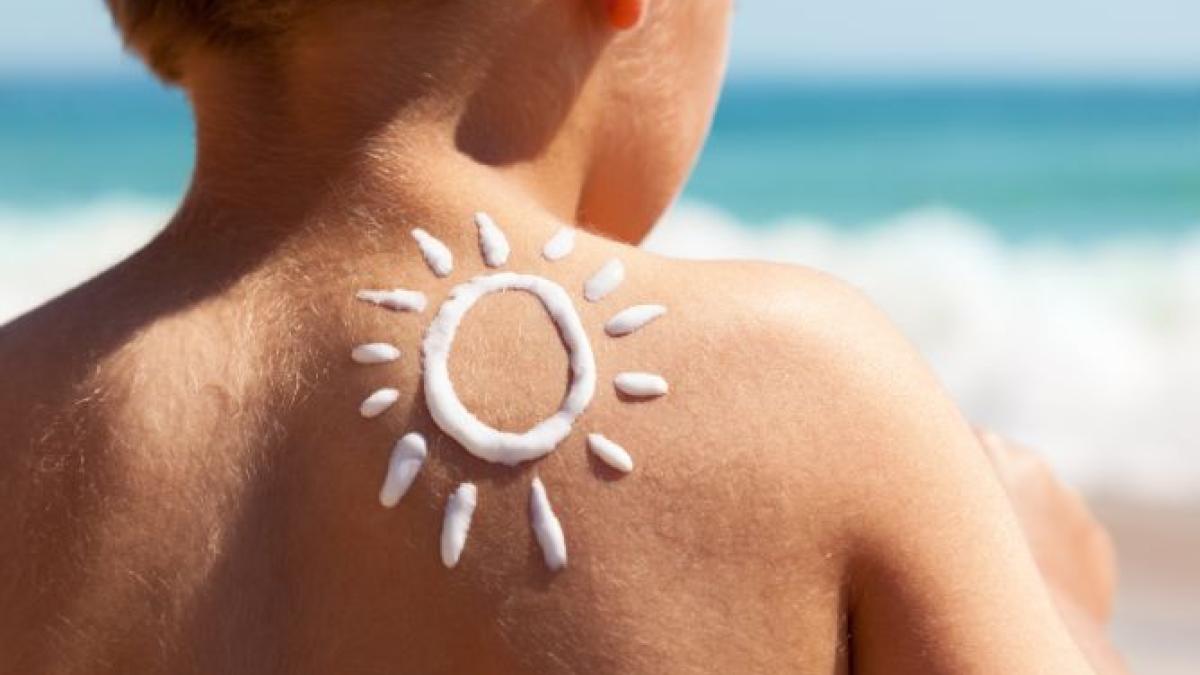 Diez formas para proteger del sol la piel de los niños