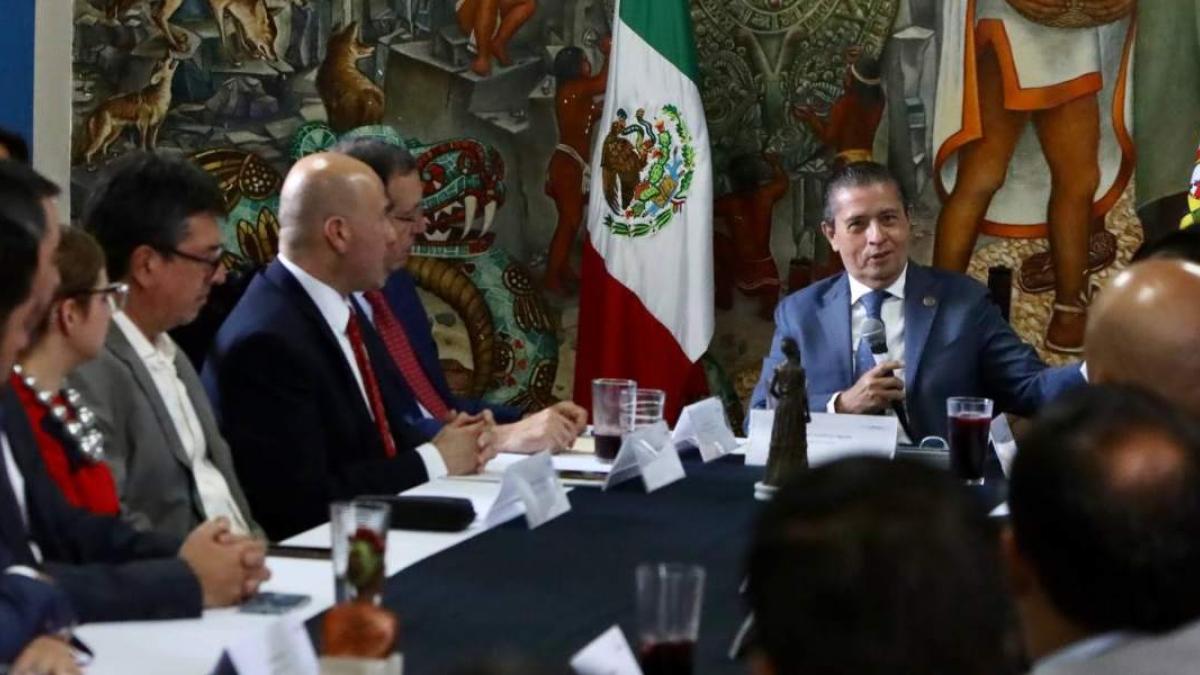 Giovani Gutiérrez anuncia que continuará retiro de cable en desuso en Coyoacán