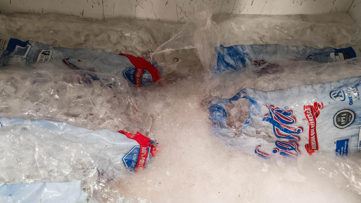 Hay desabasto de hielo a nivel nacional ante ola de calor; hieleras laboran 24 horas