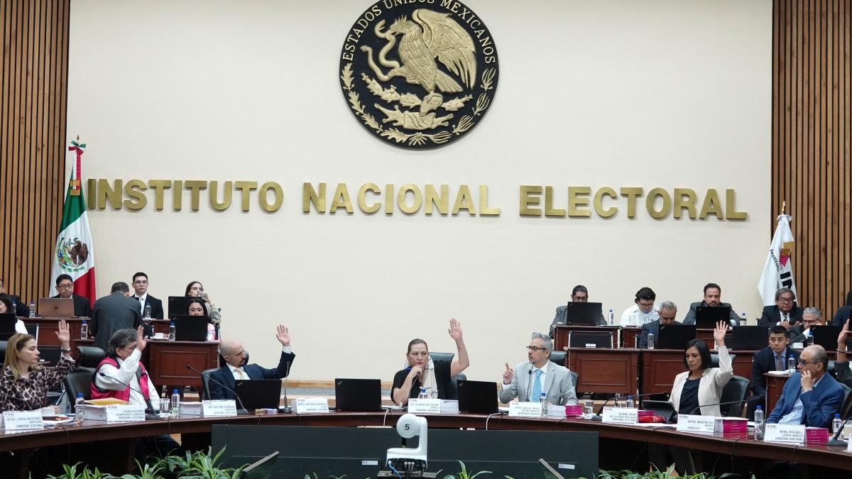 Revés a Taddei: En INE batean a Cienfuegos