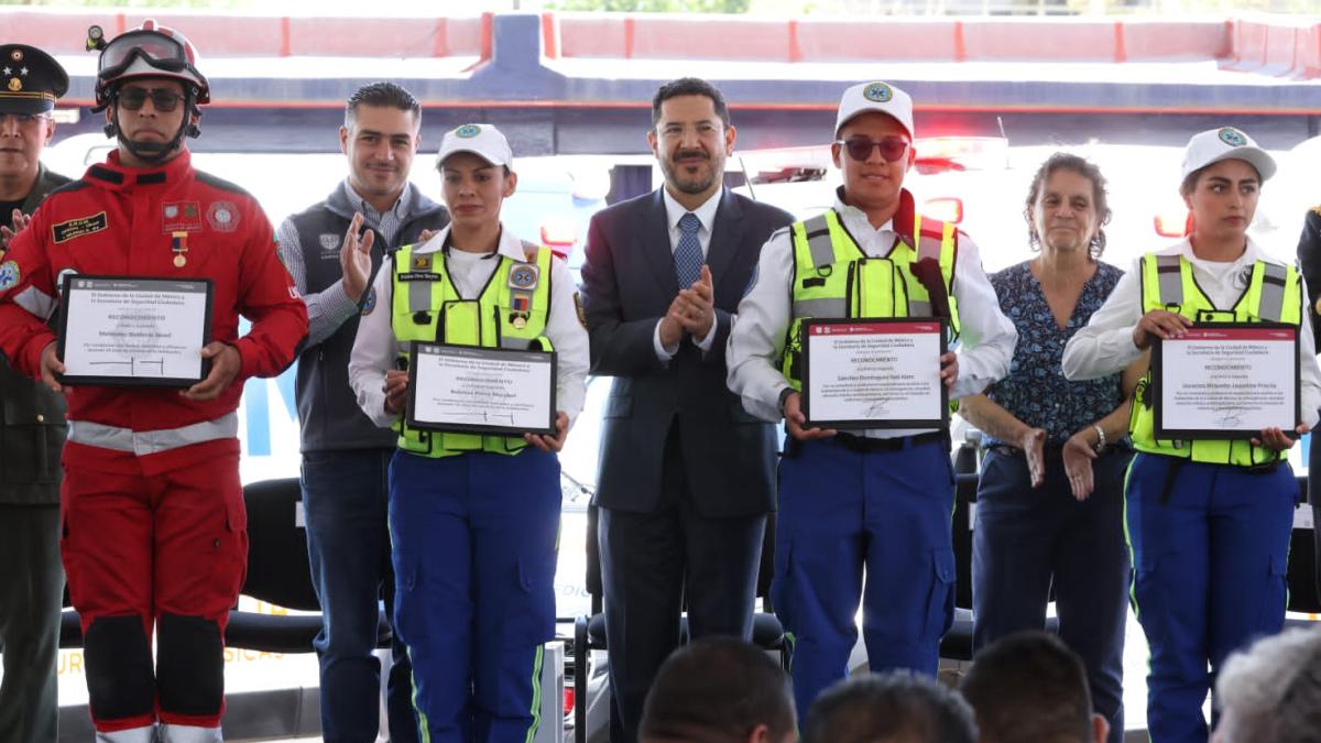 Reconocen “entrega y sacrificio” del personal de rescate del ERUM