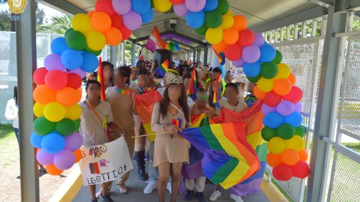 Marchan en el Reclusorio Oriente contra prejuicios de la comunidad LGBTTTIQ+