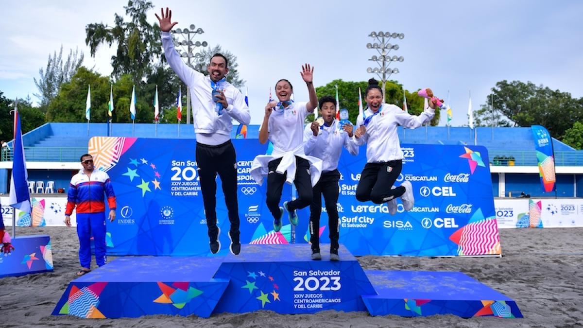 México gana primer oro en su historia en voleibol de playa de JCC