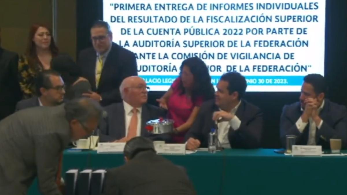 ‘¡Auditor tapadera, destape la cloaca de la corrupción!’ grita diputada de Morena a David Colmenares (VIDEO)