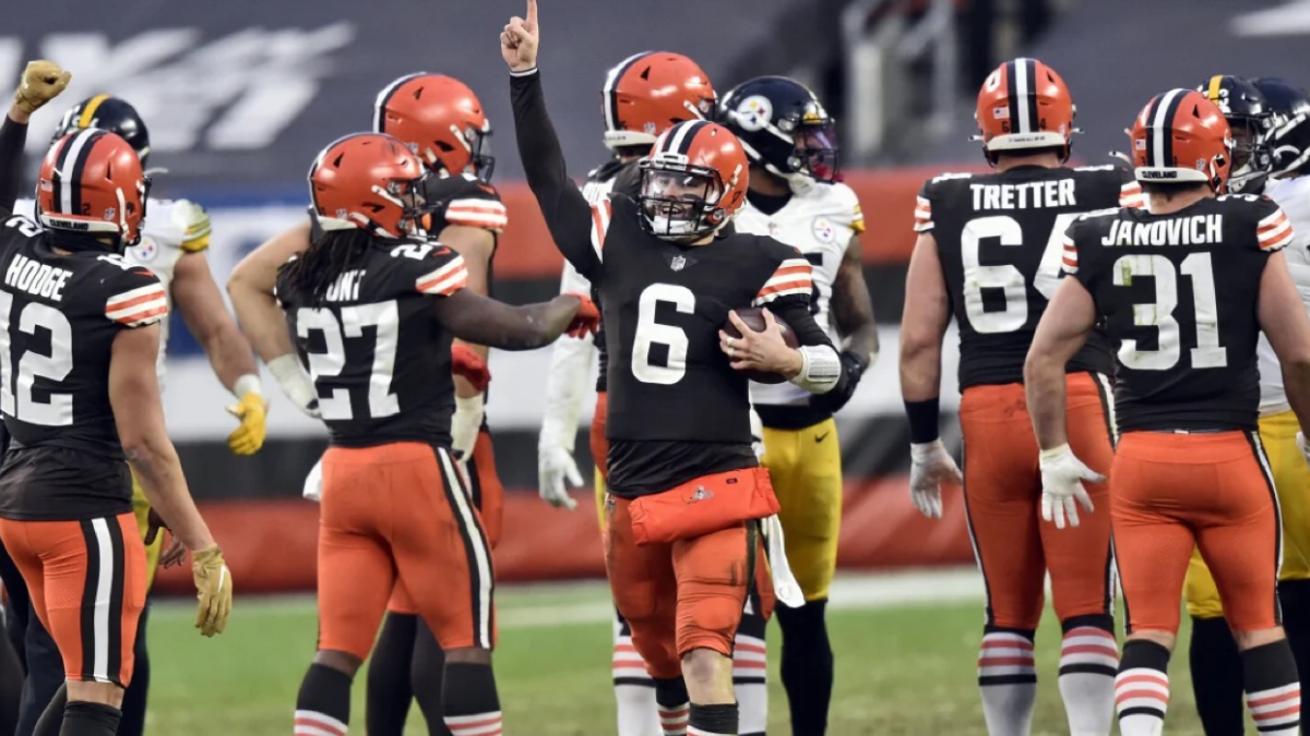 NFL | Cleveland Browns: Corredor de los Cafés carga 277 kilos en los hombros y sus piernas causan conmoción (Video)