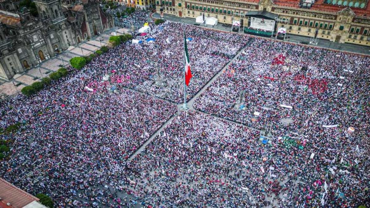 Más de 250 mil personas acompañaron a AMLO este sábado en el Zócalo: Martí Batres