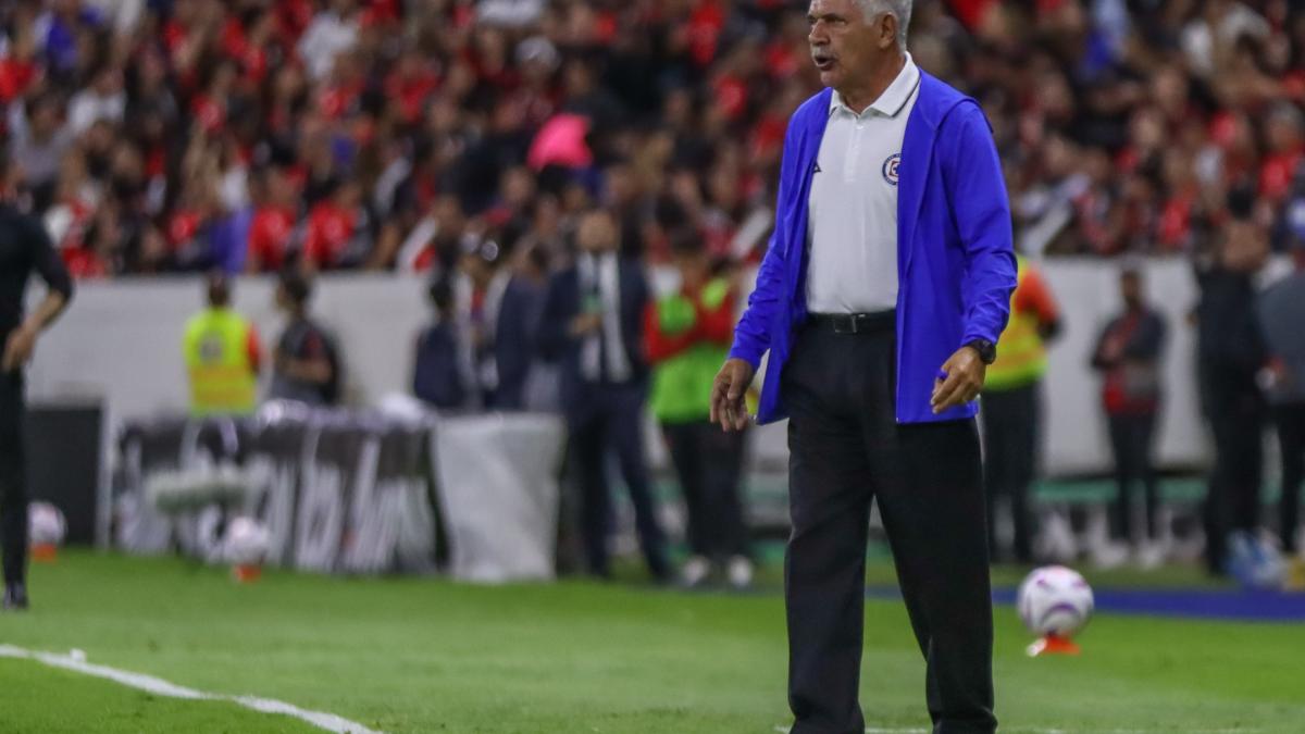 Cruz Azul: El 'Tuca' Ferretti explota por la falta de refuerzos, habla de Alan Pulido y destroza a las Fuerzas Básicas