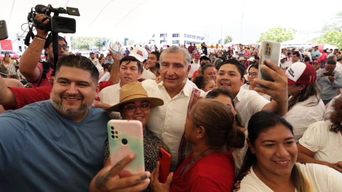 Adán Augusto López se solidariza con familias de desaparecidos