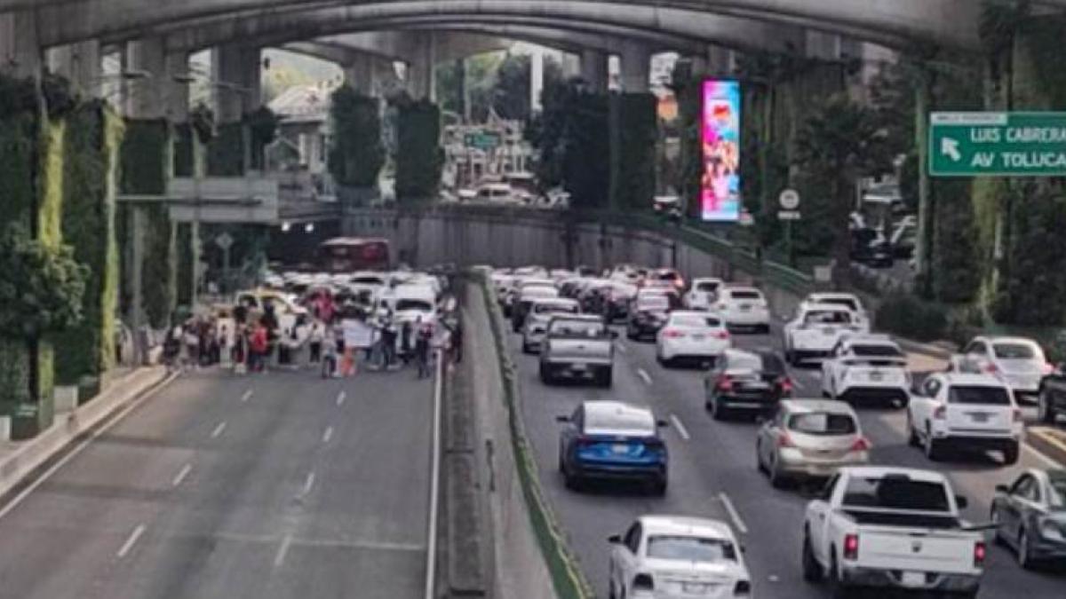 Manifestantes bloquean Periférico Sur; protestan contra Ley Vicaria