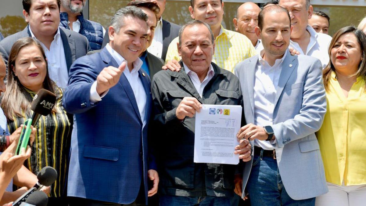 Frente Amplio por México formaliza registro ante el INE; ratifica apertura para alianza con MC