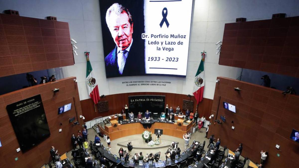 Comisión Permanente rinde homenaje a Porfirio Muñoz Ledo