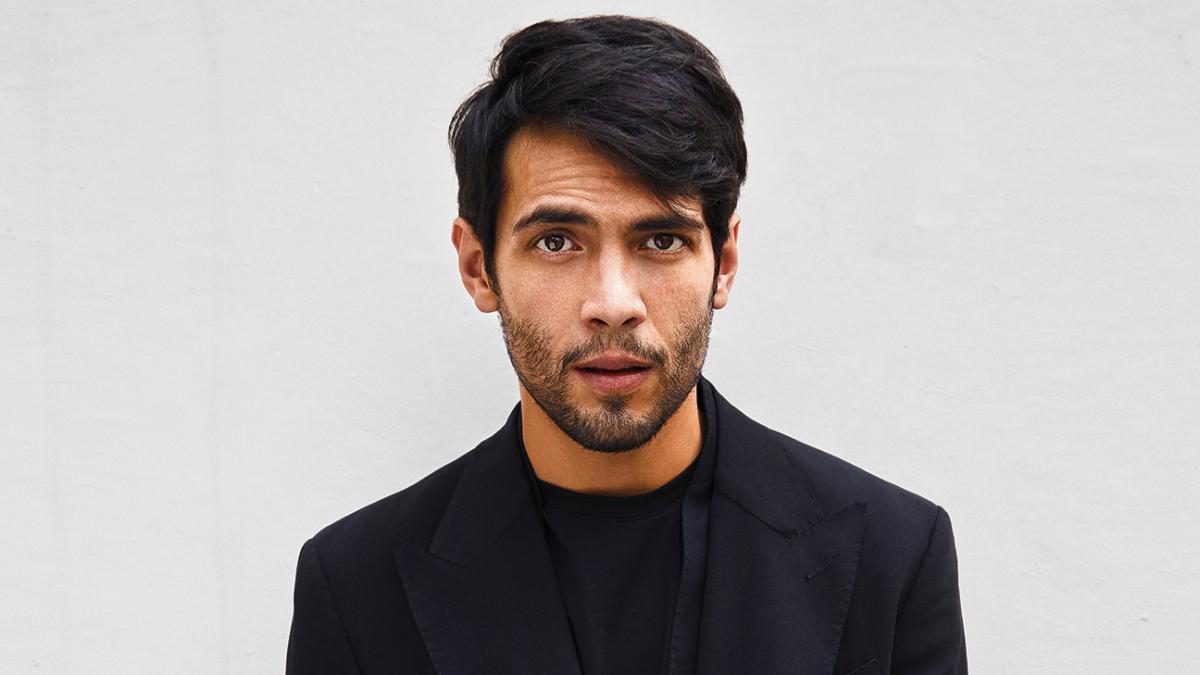 Diego Calva, el mexicano que la rompe con Mario Casas en 'Bird Box Barcelona', de Netflix