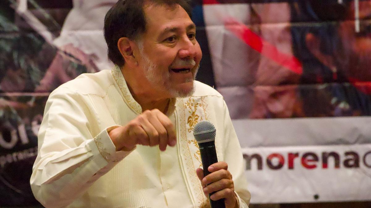 Tengo la solución para que el país salga de pobre; poner a todo el mundo a vender gelatinas y tamales: Fernández Noroña