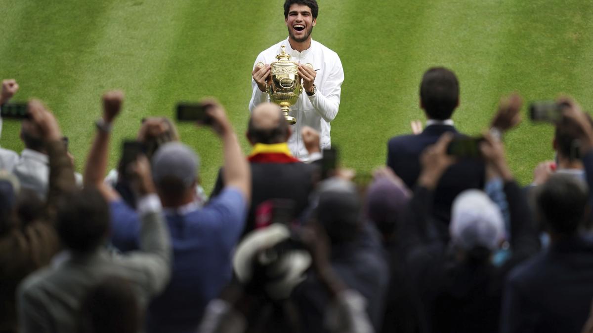 Alcaraz se afianza en la cima del tenis mundial