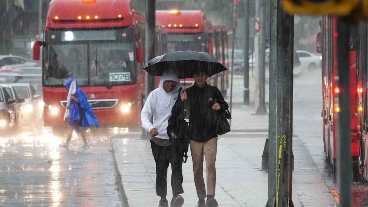 Lluvia CDMX 18 de julio: Activan Alerta Amarilla por precipitaciones; Metro presenta avance lento