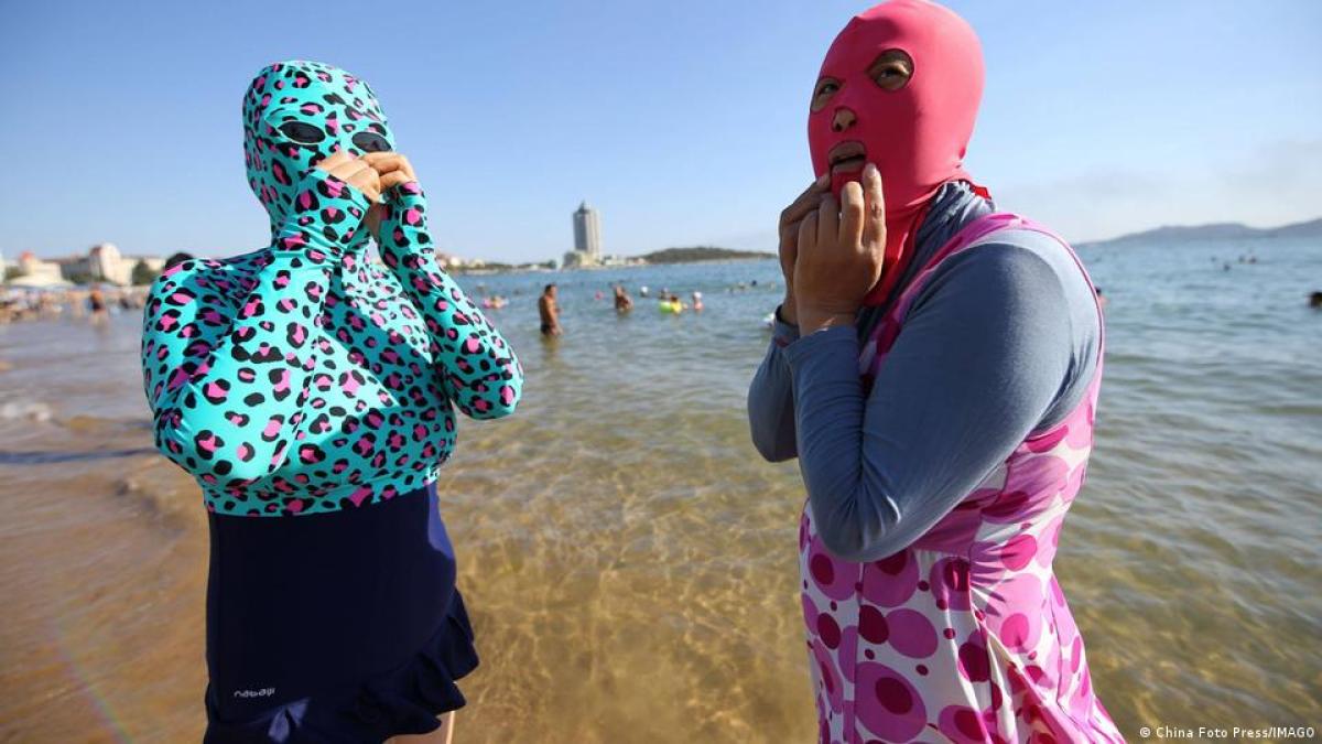 'Facekinis', la popular y polémica moda para proteger tu carita del sol