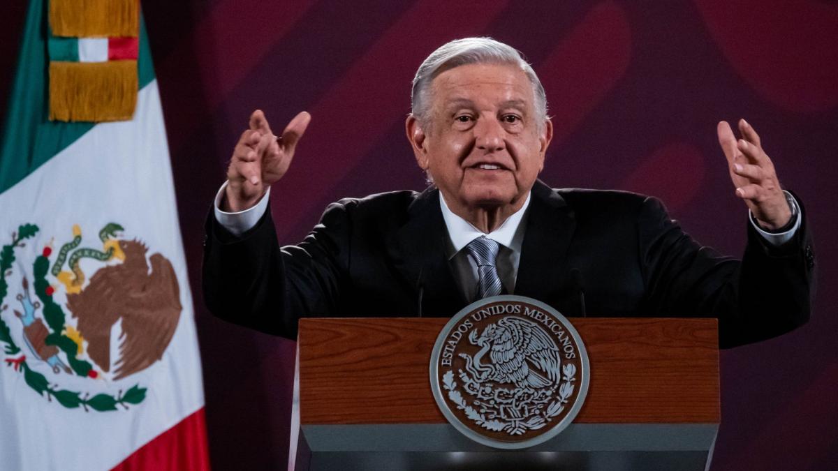 AMLO agradece a Biden denuncia contra gobernador de Texas por boyas flotantes