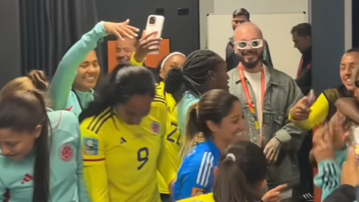 J Balvin, el invitado de lujo al festejo de la Selección de Colombia y se la pasó muy bien (VIDEO)