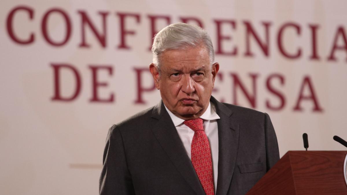 AMLO rechaza acusaciones de GIEI; Marina y Sedena dieron información, dice