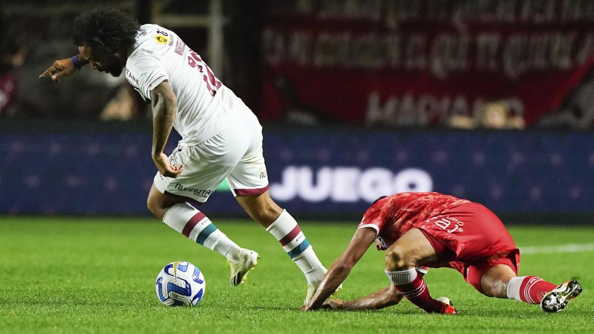 Marcelo comente escalofriante lesión al doblarle por completo la pierna a su rival (VIDEO)