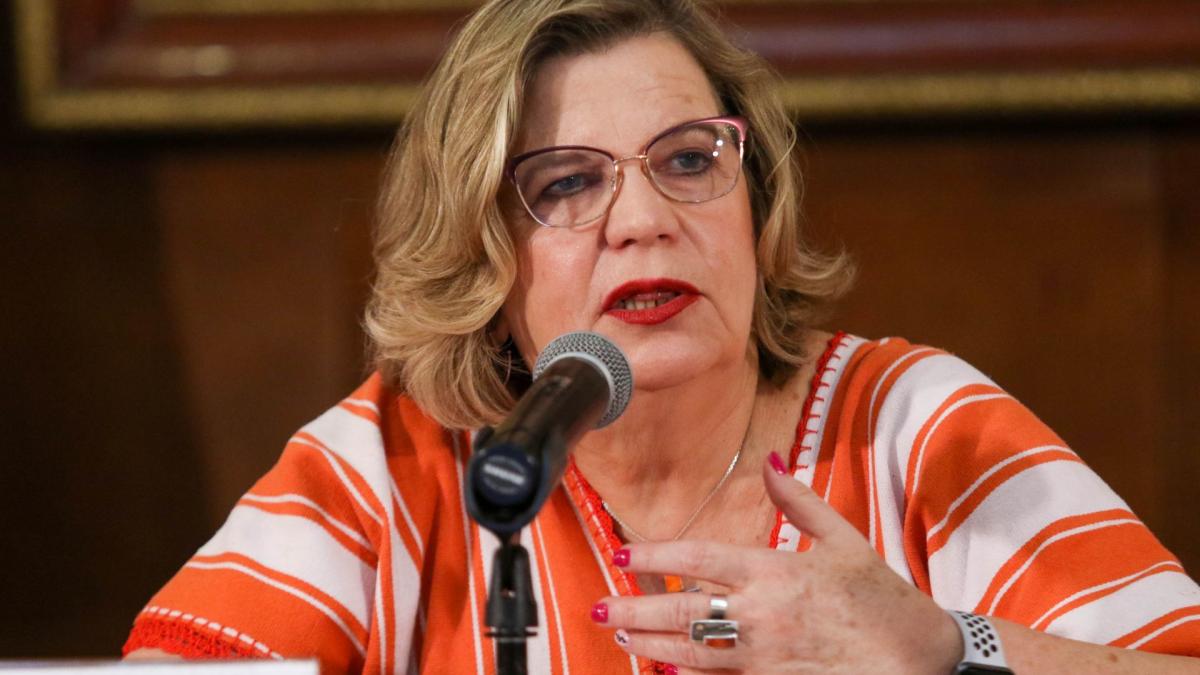 Nadine Gasman pide a mujeres políticas 'aguantar vara' y no victimizarse