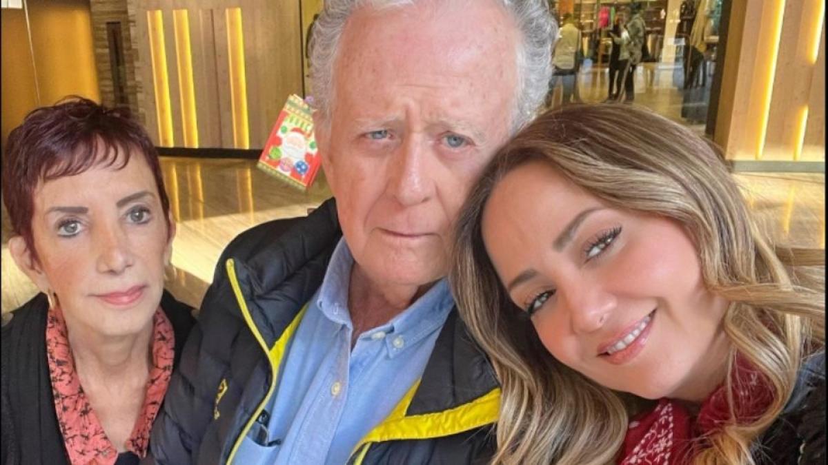 Papá de Andrea Legarreta se despide de su esposa con emotiva FOTO: 'por siempre unidos'