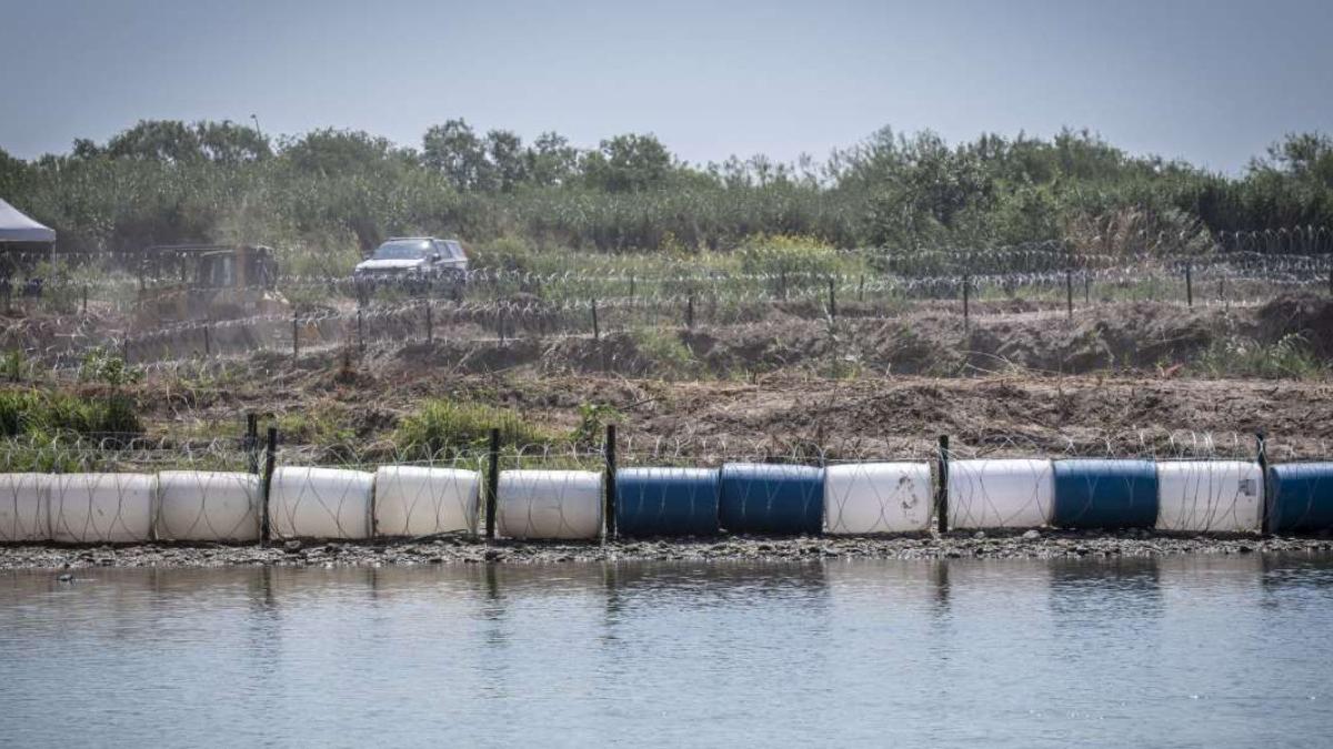 Boyas flotantes del Río Bravo. Localizan a persona sin vida atorada en el cerco