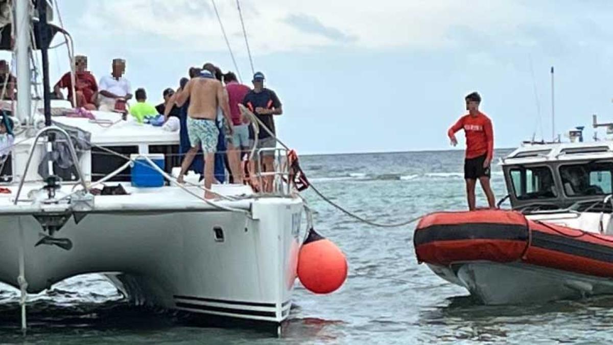 Marina rescata a 23 personas en inmediaciones de Mahahual, Quintana Roo