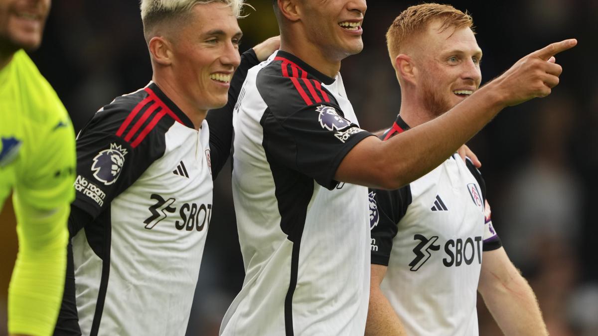 Raúl Jiménez debuta con GOLAZO en el Fulham; inicia y termina la jugada como crack (VIDEO)