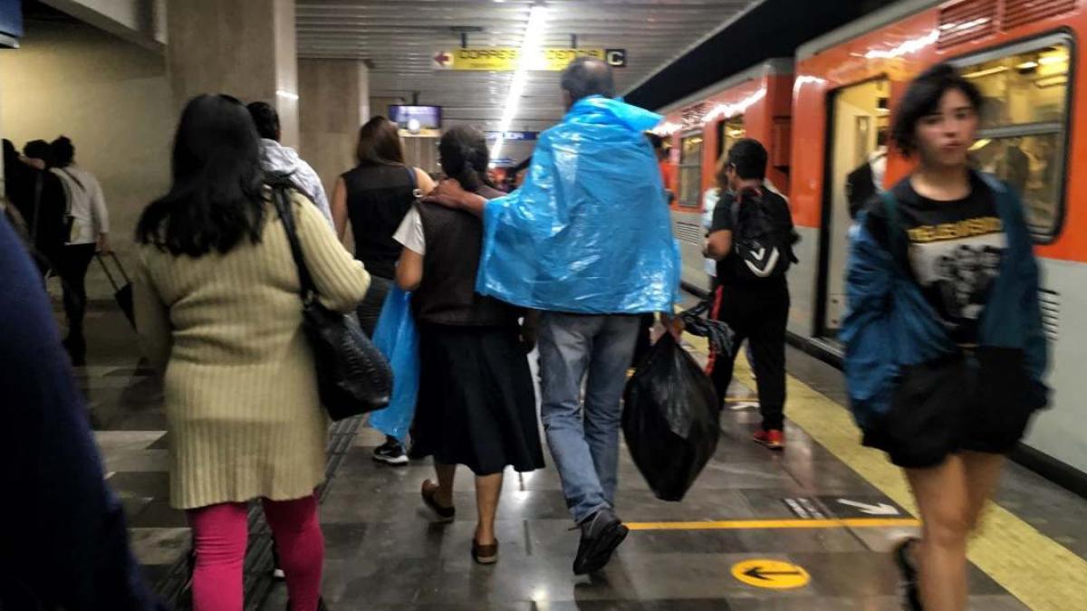 Metro CDMX. Persona muere al caer en las vías de la estación Pino Suárez de la Línea 2