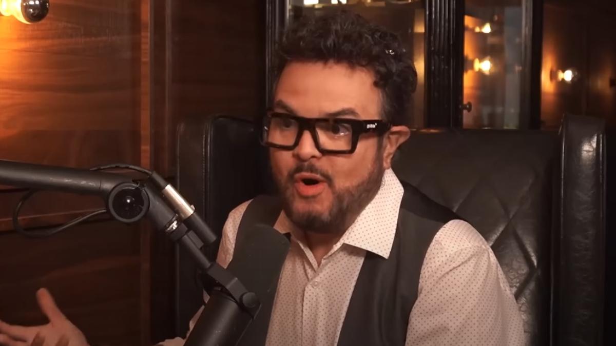 Aleks Syntek revela que lo invitaron a 'La casa de los famosos' y la peluseó: 'ni con mi teclado'