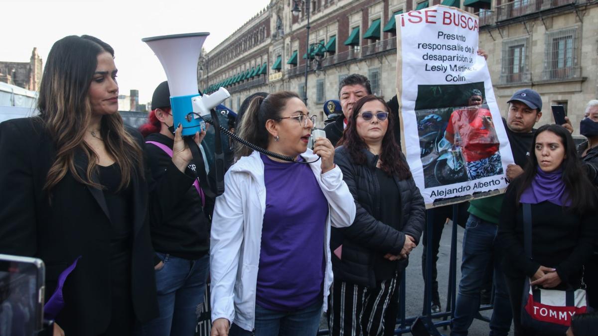 Colectivos feministas reprochan que AMLO se ‘burla’ de las mujeres con comentarios; exigen justicia por casos de violencia