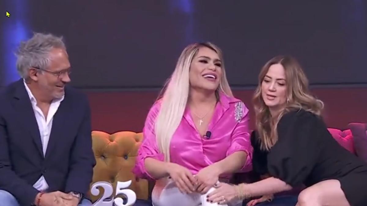 Andrea Legarreta explota contra Sergio y Poncho por querer premio de Wendy: 'Póngase a chambear'