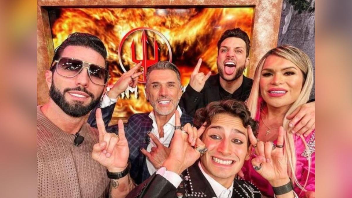 Wendy, Emilio, Nicola, Sergio y Poncho se tatúan en vivo el tridente del Team Infierno