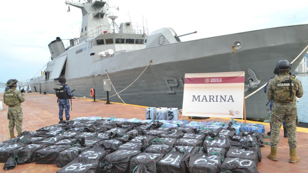 Marina asegura 2 mil 800 kilos de Cocaína en Acapulco; detienen a 3