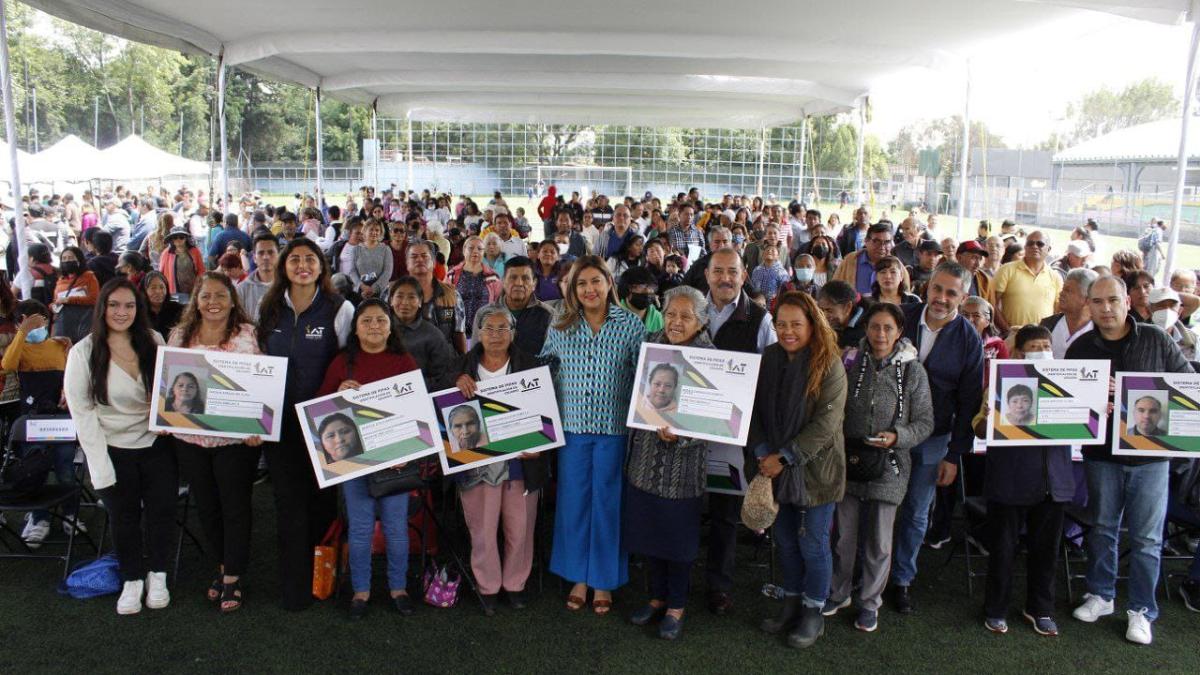 Alfa González entrega nuevas tarjetas para pipas de agua a 2 mil 700 usuarios