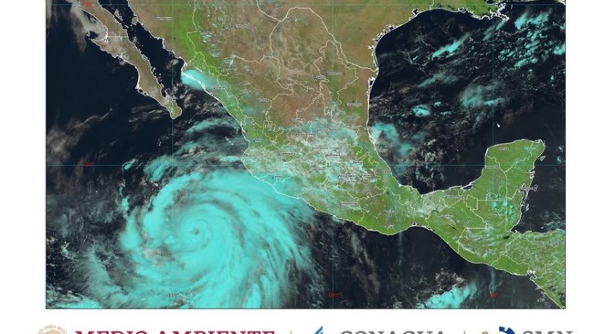 'Hilary' ya es huracán categoría 2; afectará a estados del occidente, centro y sur