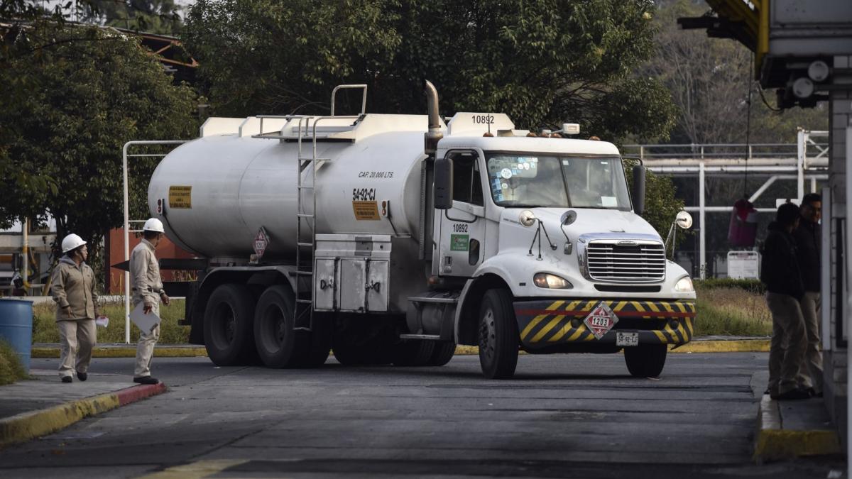 ‘Hilary’ afecta suministro de combustible; transportistas buscarán rutas alternas