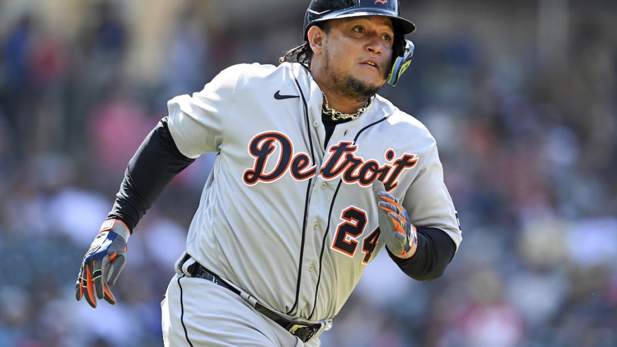 Cabrera logra sencillo en último juego en Cleveland