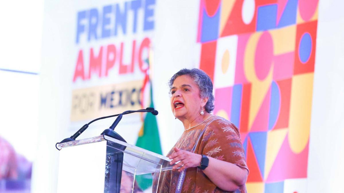 Democratización entusiasmó a la ciudadanía, no hay que confundirse: Beatriz Paredes