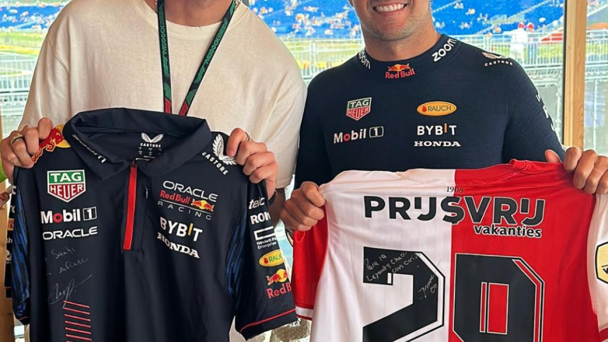 F1: Checo Pérez recibe increíbles regalos de Santiago Giménez previo al GP de Países Bajos (Fotos)