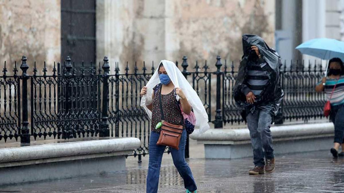 Emiten alerta por lluvias de intensas a puntuales torrenciales en Yucatán