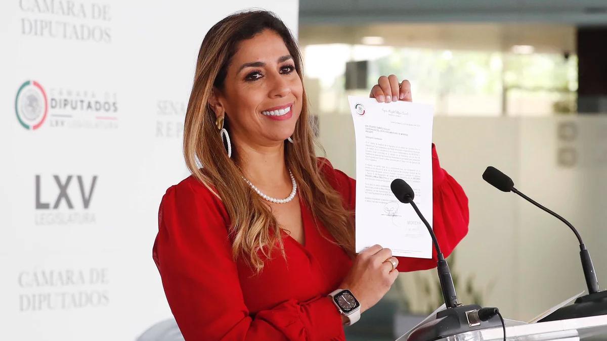 Morena Marybel Villegas se registra para dirigir el Senado