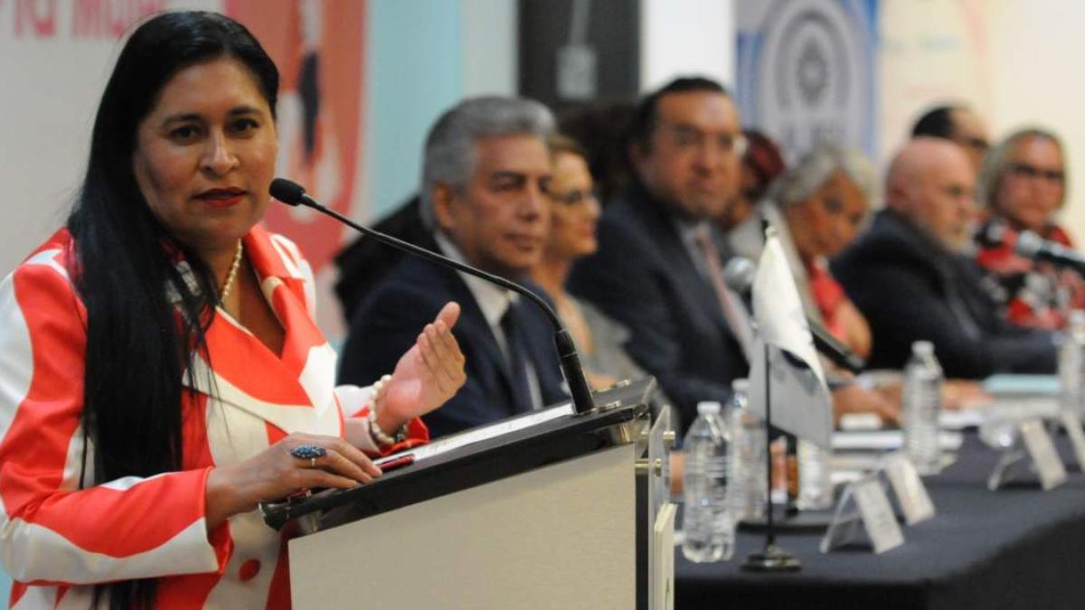 Ratifican a Ana Lilia Rivera como presidenta de la Mesa Directiva del Senado